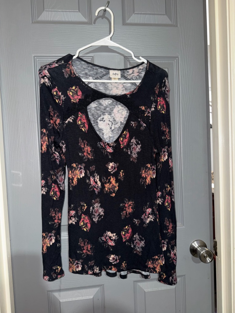 Daytrip Womens Floral Keyhole Lace Trim Long Sleeve Top Black Pink Medium